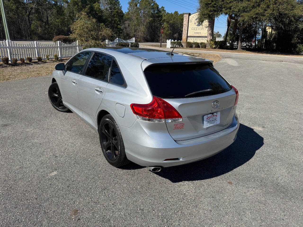 Used 2011 Toyota Venza w/ Convenience Pkg FWD image 4