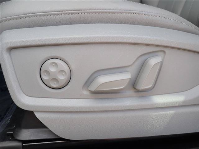 Used 2024 Audi Q5 2.0T Premium Plus AWD/4WD image 12