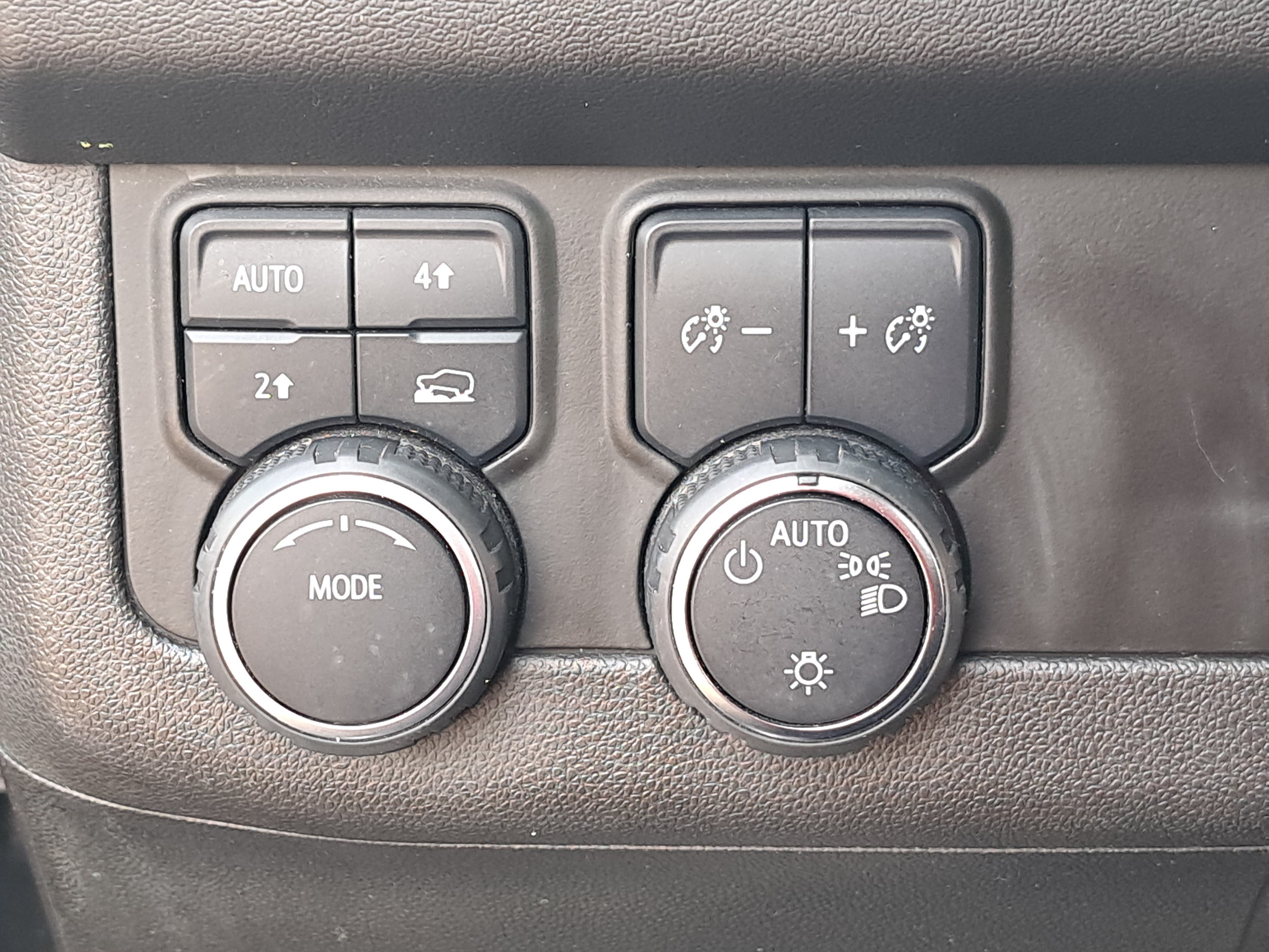 Used 2021 Chevrolet Tahoe RST AWD/4WD image 25