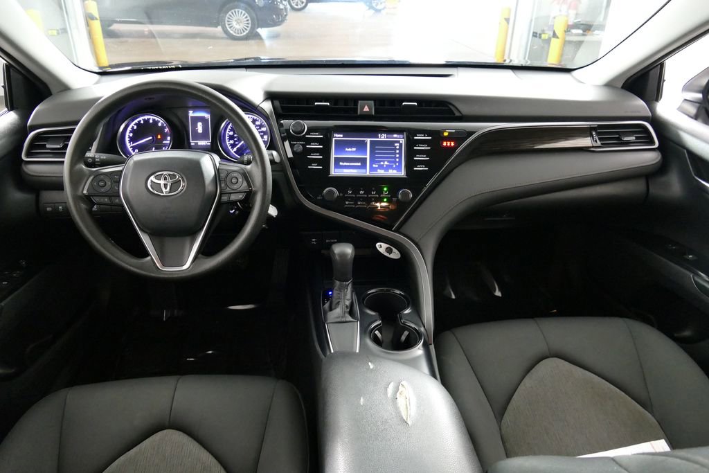 Used 2019 Toyota Camry LE FWD image 7