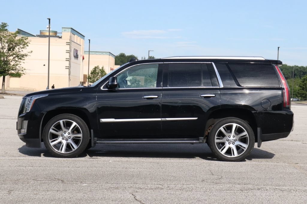 Used 2017 Cadillac Escalade Luxury AWD/4WD image 5