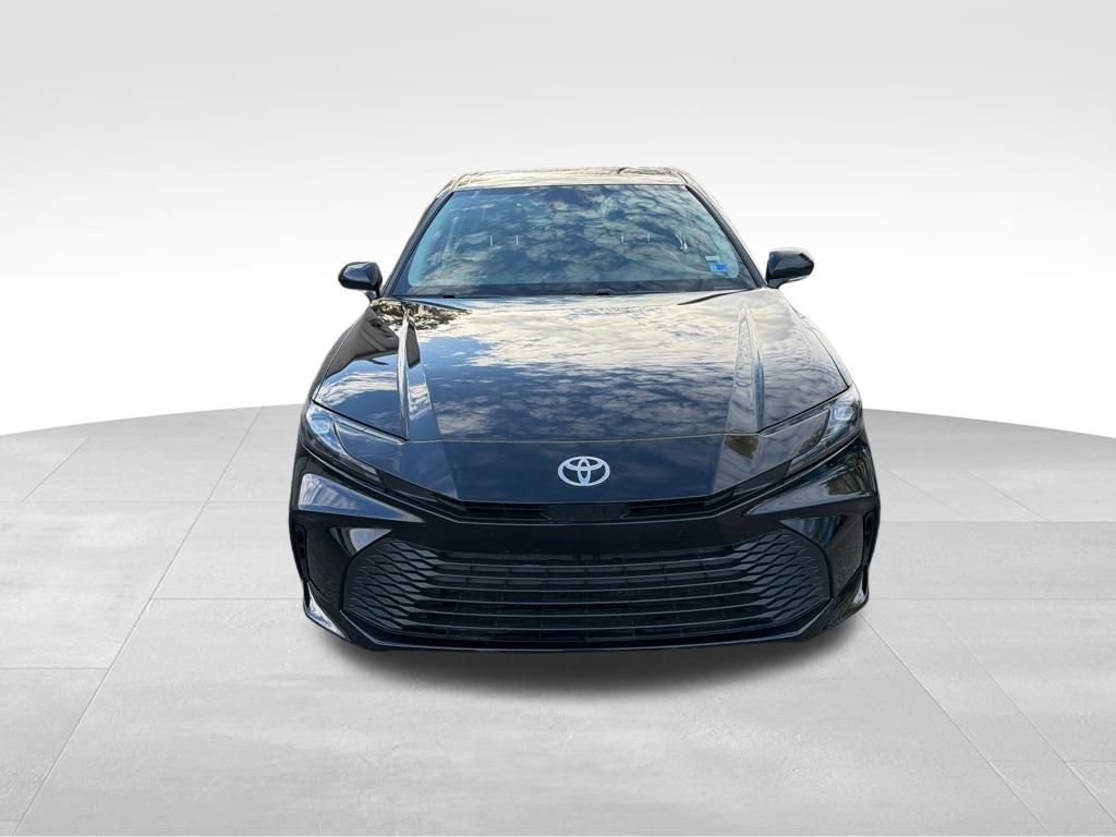 Used 2025 Toyota Camry LE image 8