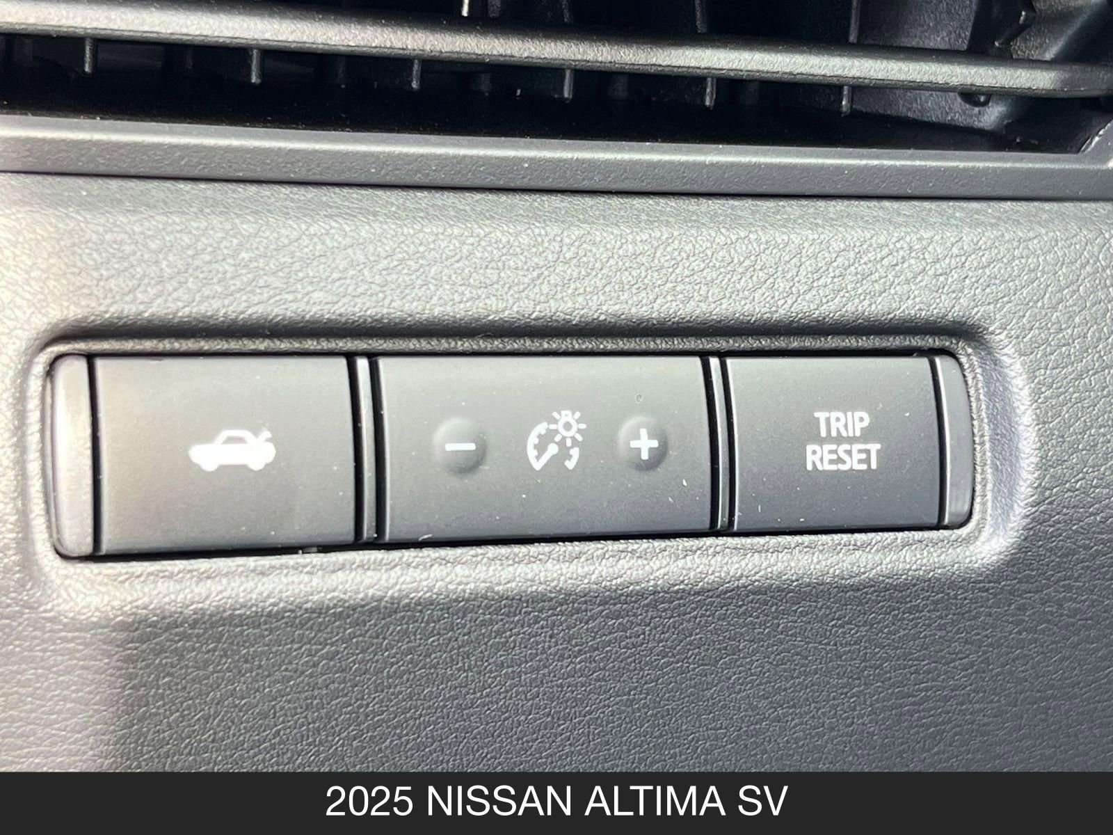 Certified 2025 Nissan Altima 2.5 SV image 21