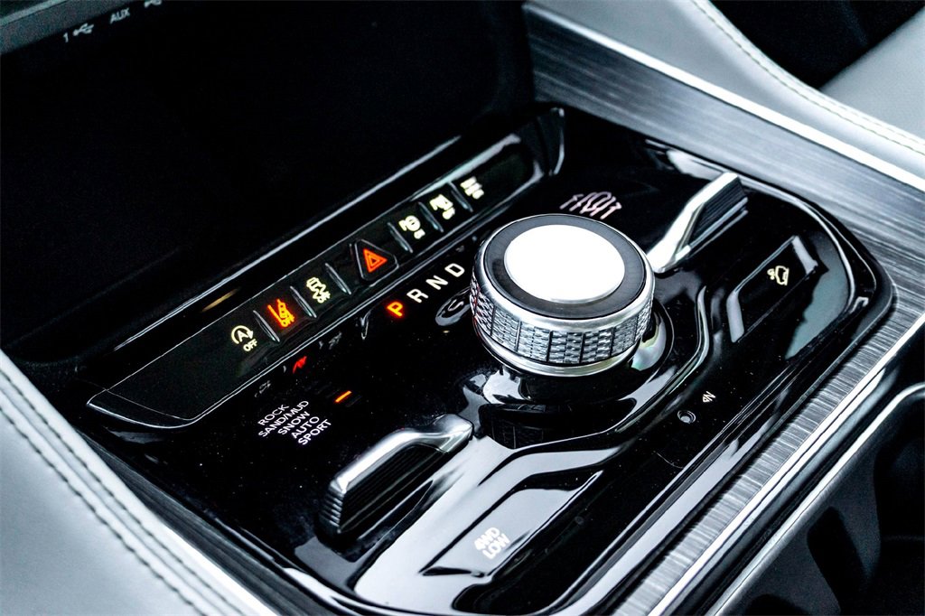 Used 2023 Jeep Wagoneer Series III w/ Premium Group I image 25