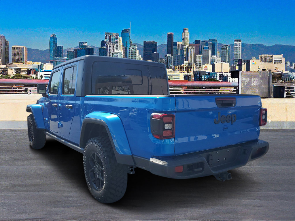 Used 2025 Jeep Gladiator Sport AWD/4WD image 5