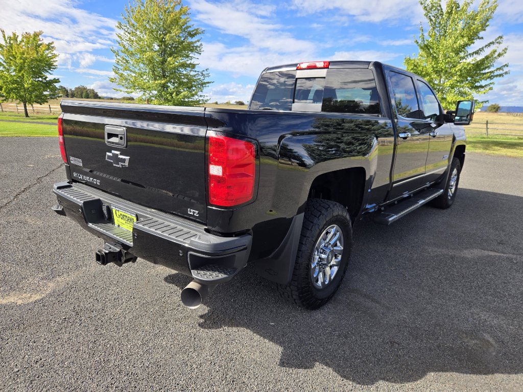 Used 2018 Chevrolet Silverado 3500 LTZ image 5
