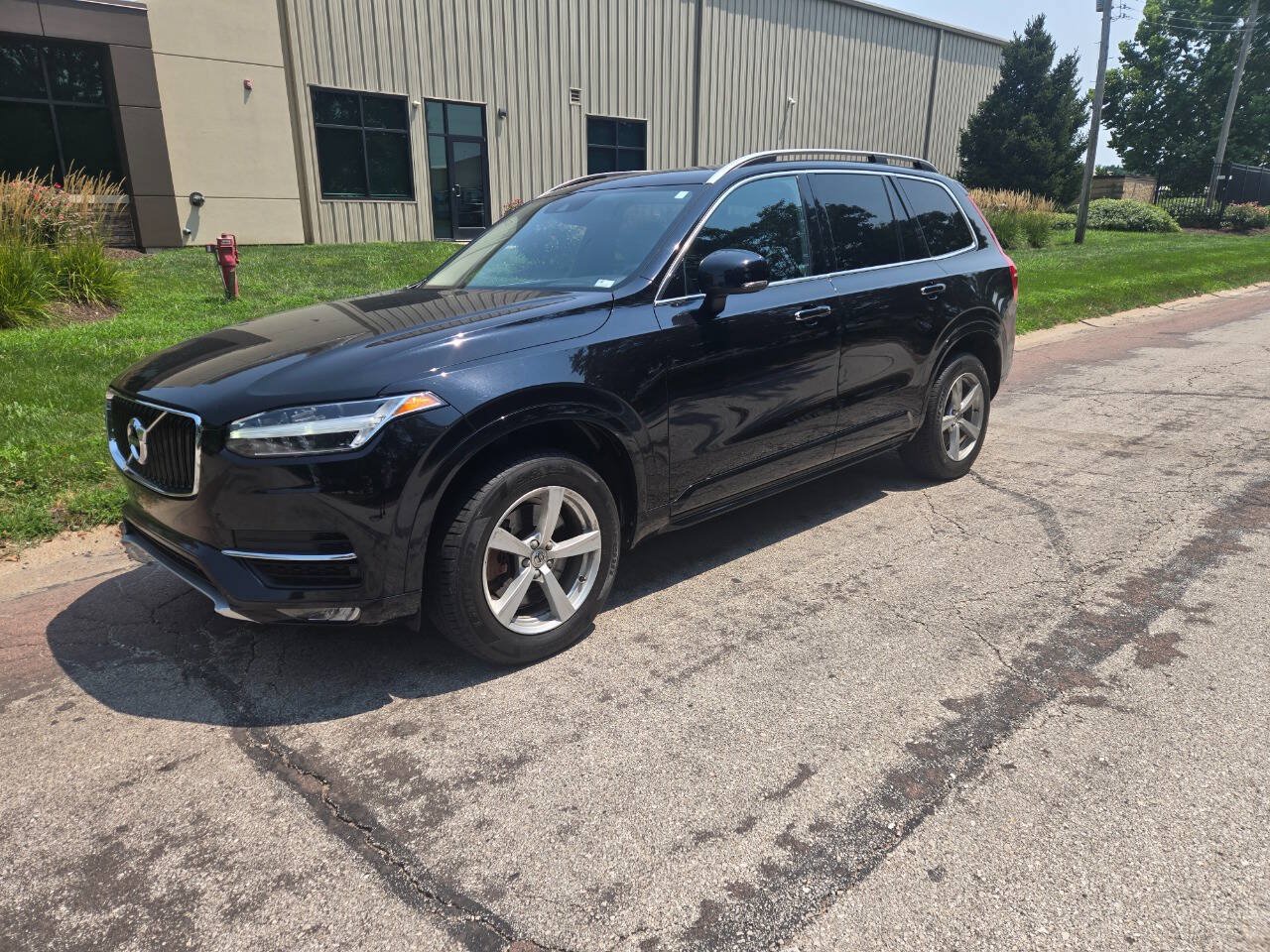 Used 2018 Volvo XC90 T5 Momentum AWD/4WD image 2