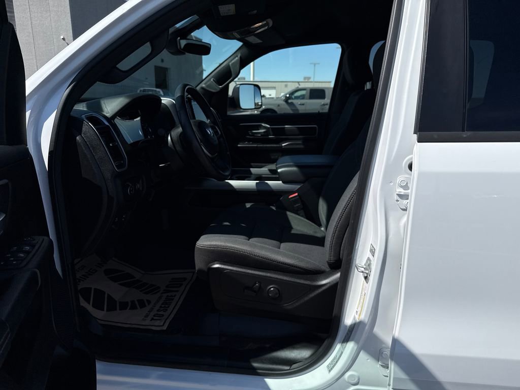 Used 2023 RAM 1500 Big Horn AWD/4WD image 3