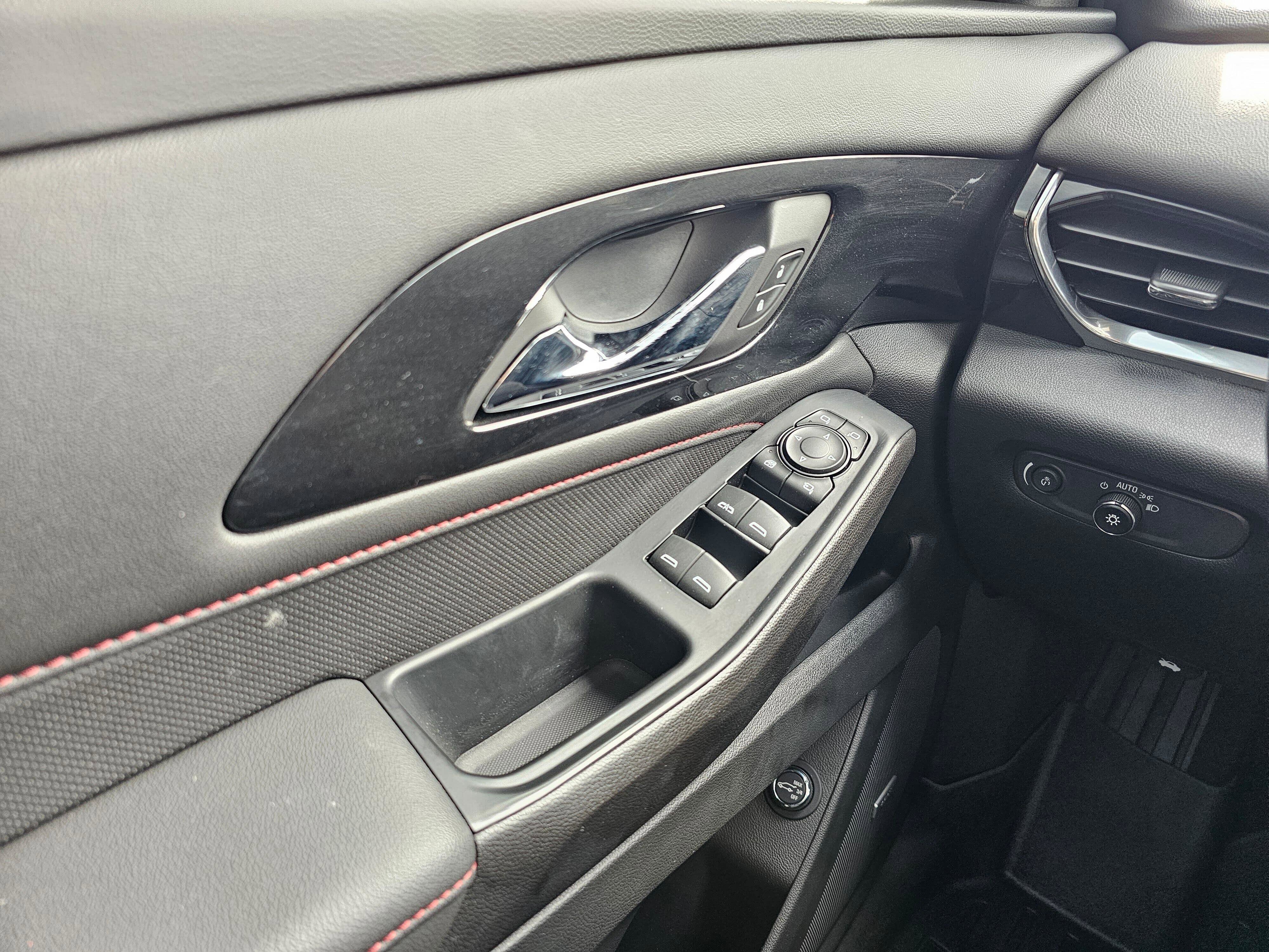 Used 2023 Chevrolet Traverse RS image 29