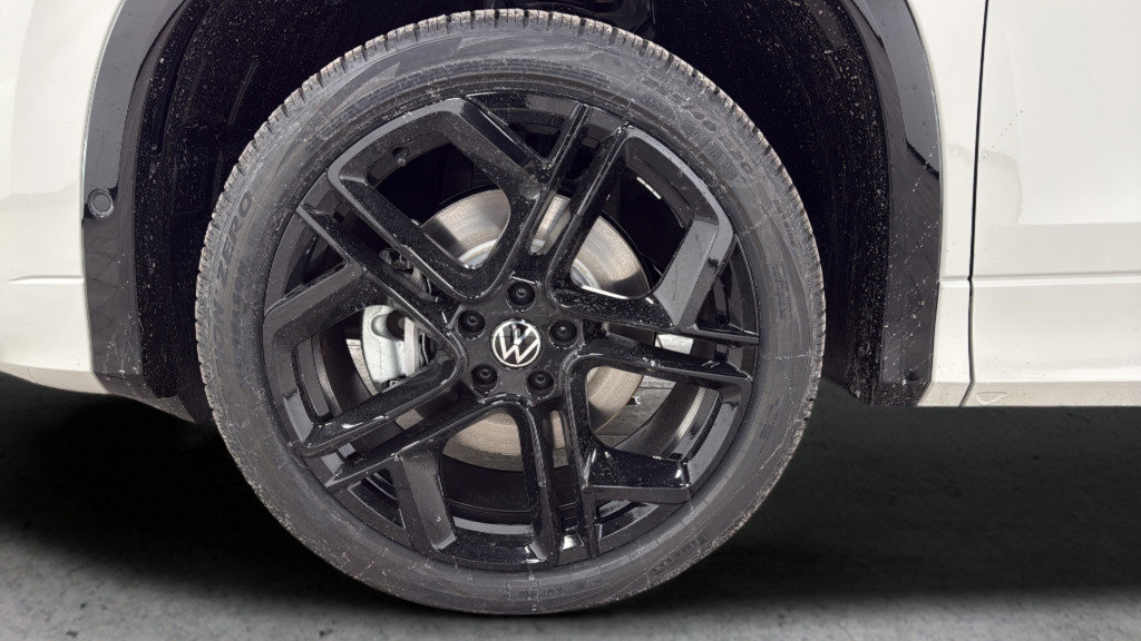 New 2026 Volkswagen Tiguan SE R-Line image 35