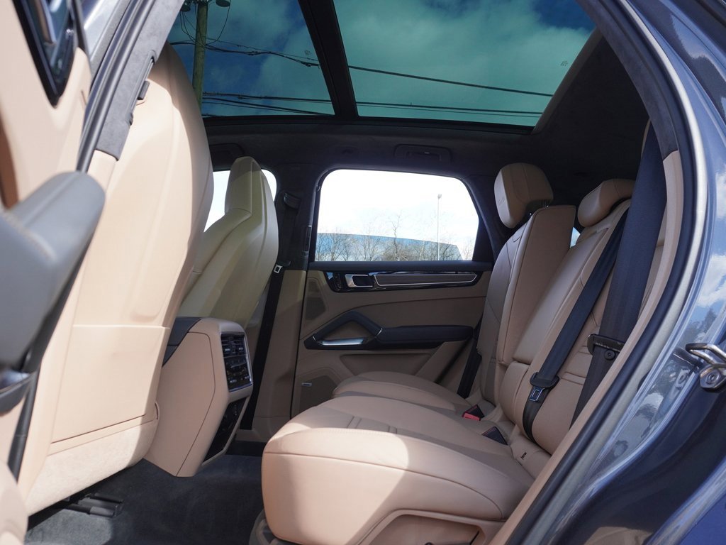 Used 2020 Porsche Cayenne Turbo image 44
