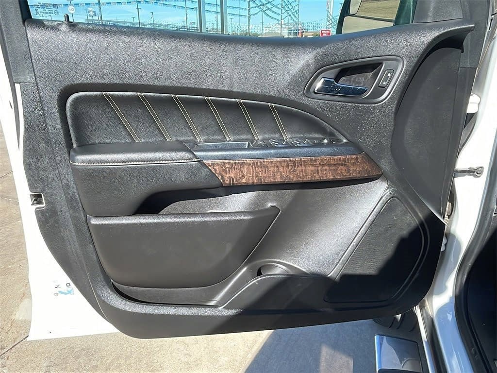 Used 2021 GMC Canyon Denali image 18