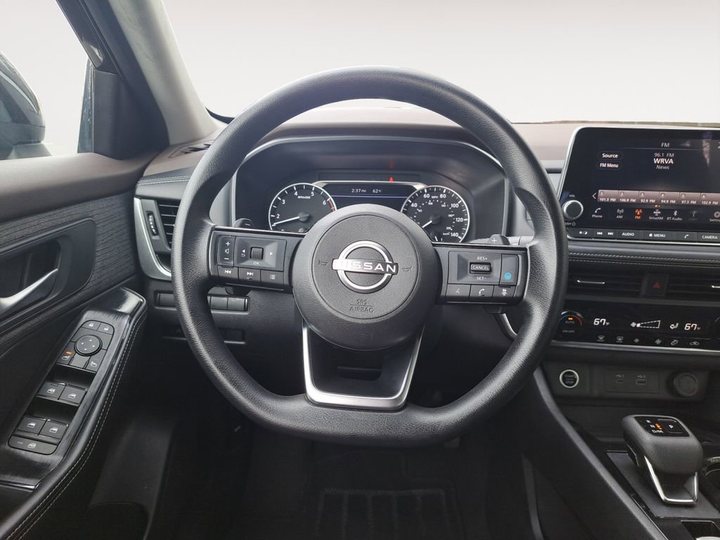 Used 2023 Nissan Rogue SV image 13