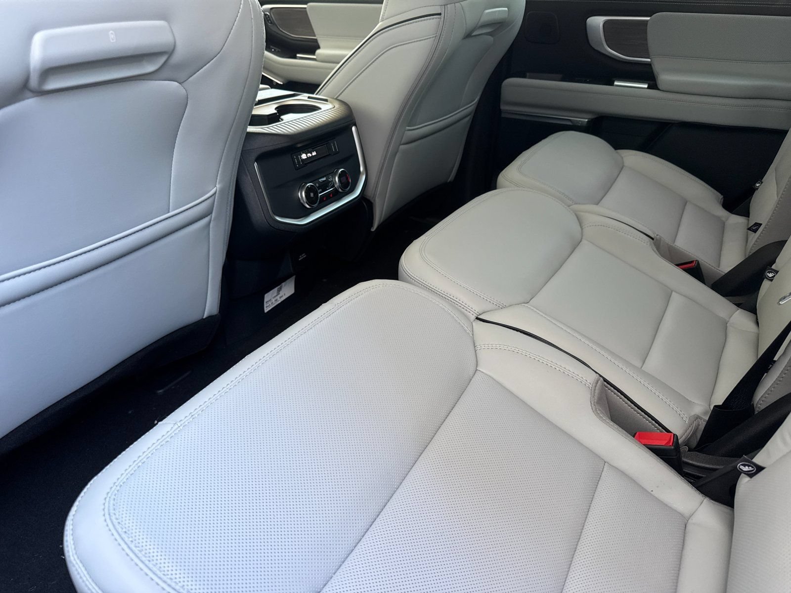 New 2026 Ford Expedition Platinum w/ Platinum Ultimate Package AWD/4WD image 13