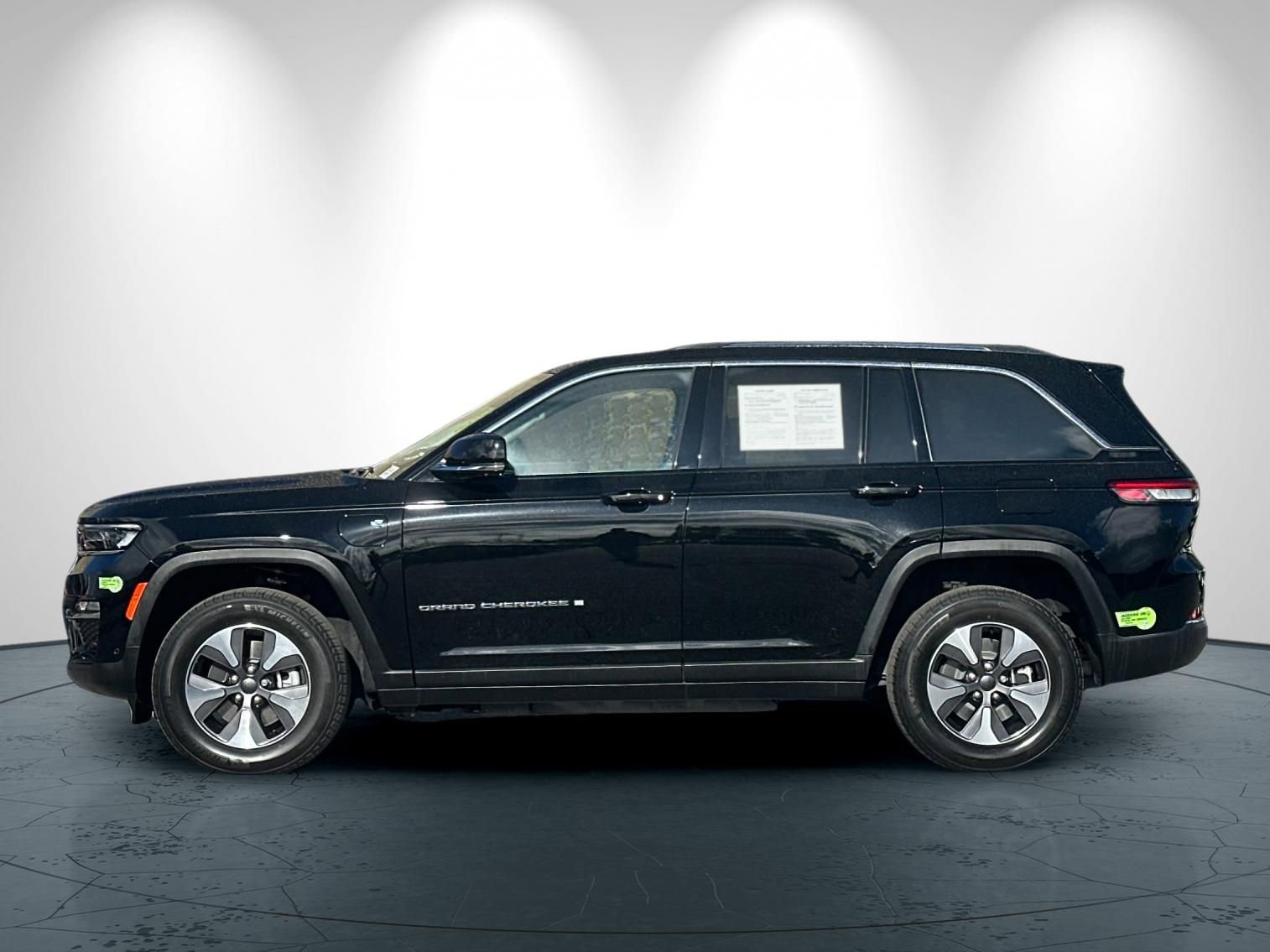 Used 2022 Jeep Grand Cherokee Limited 4xe w/ Luxury Tech Group II image 7
