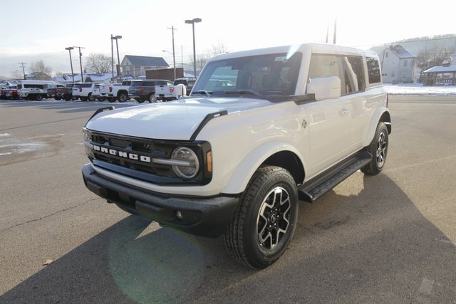 New 2025 Ford Bronco Outer Banks image 9