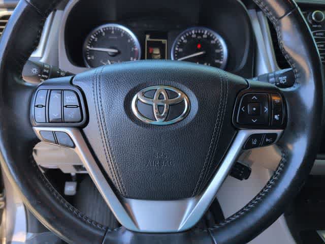 Used 2017 Toyota Highlander Limited Platinum AWD/4WD image 25
