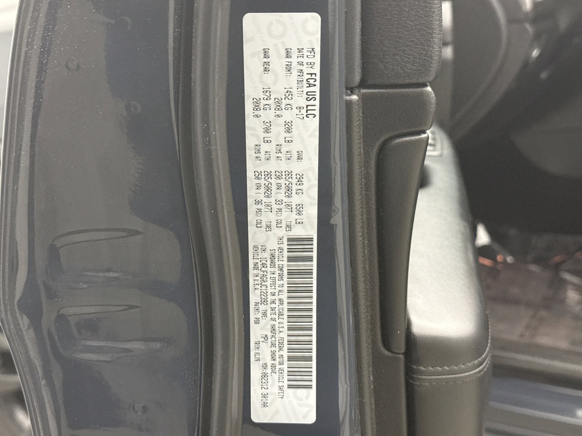 Used 2018 Jeep Grand Cherokee Altitude AWD/4WD image 23