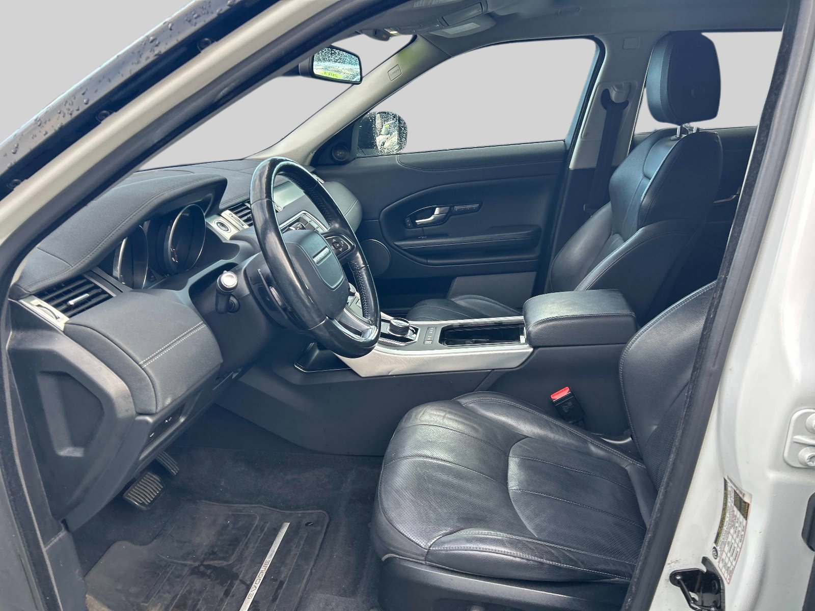 Used 2017 Land Rover Range Rover Evoque SE AWD/4WD image 11