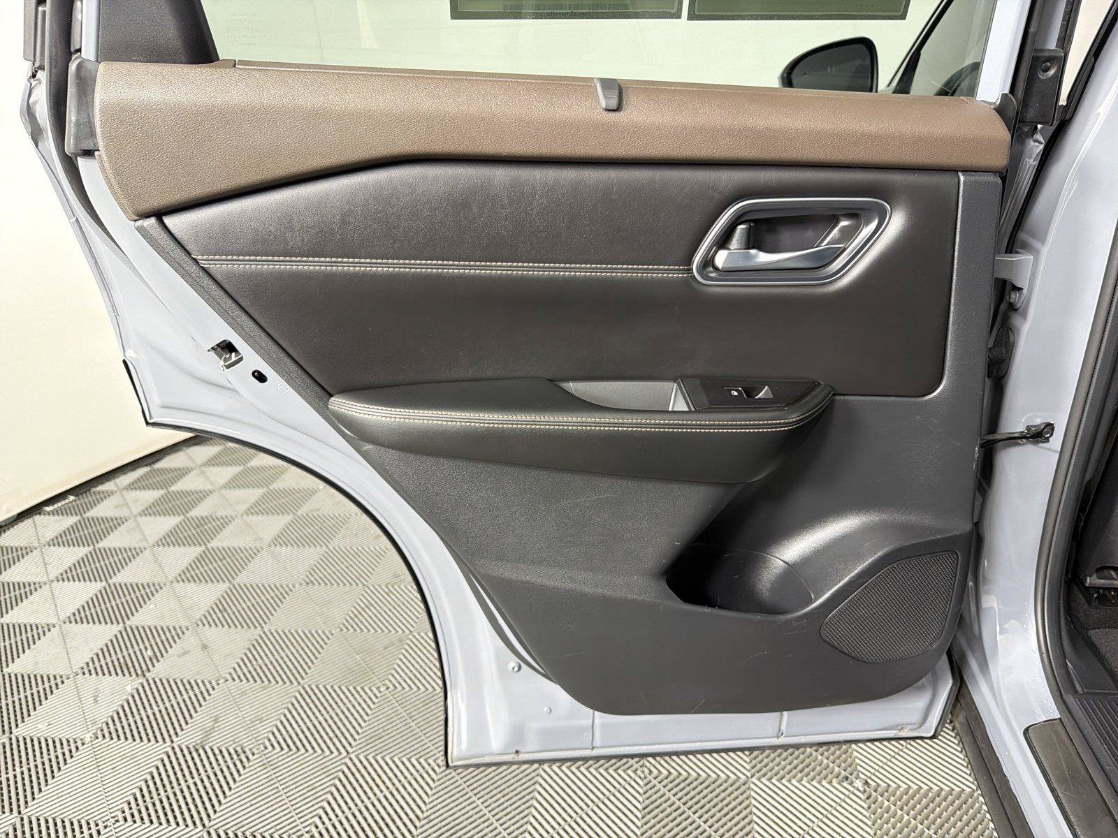 Used 2021 Nissan Rogue Platinum FWD image 20