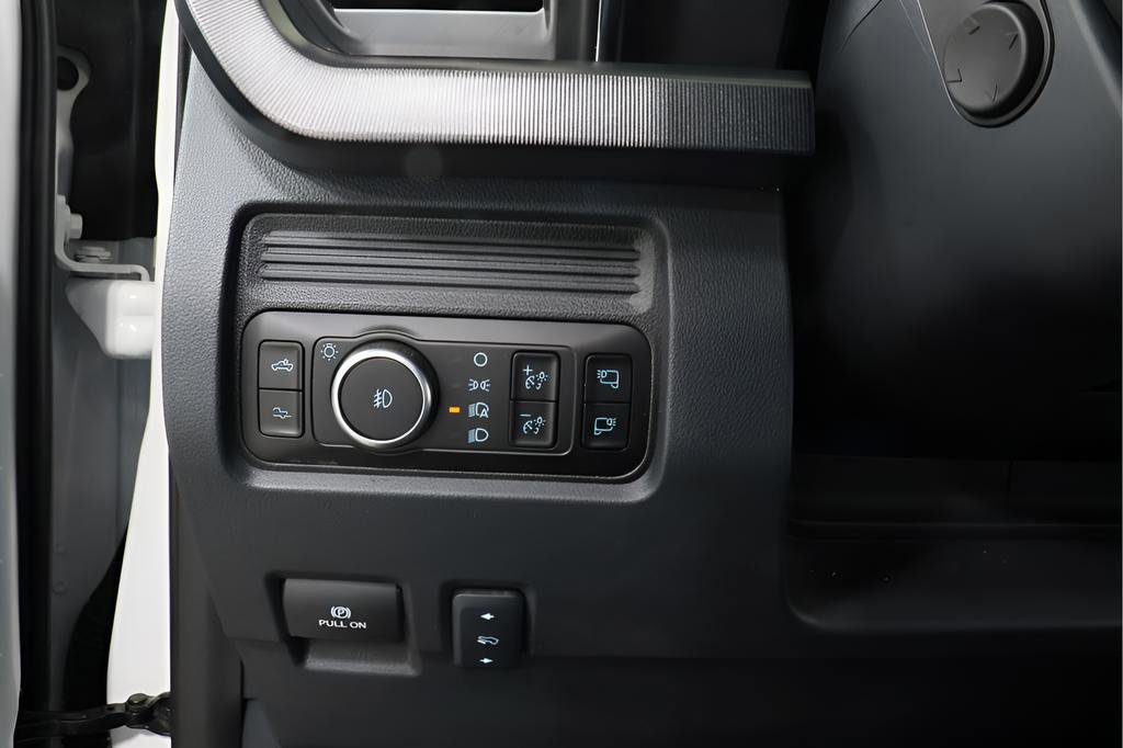 Used 2025 Ford F250 Platinum image 20