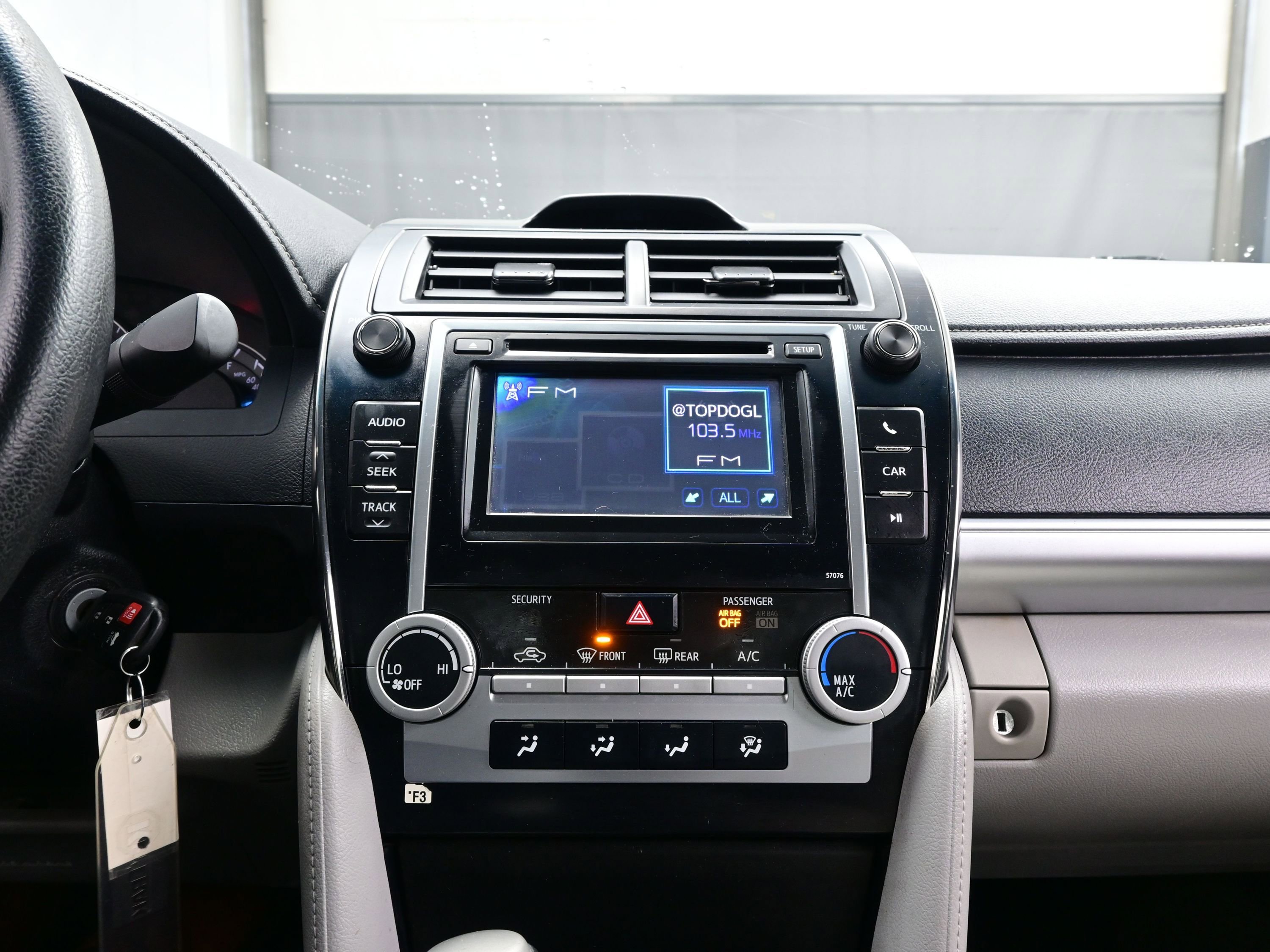 Used 2013 Toyota Camry L image 18