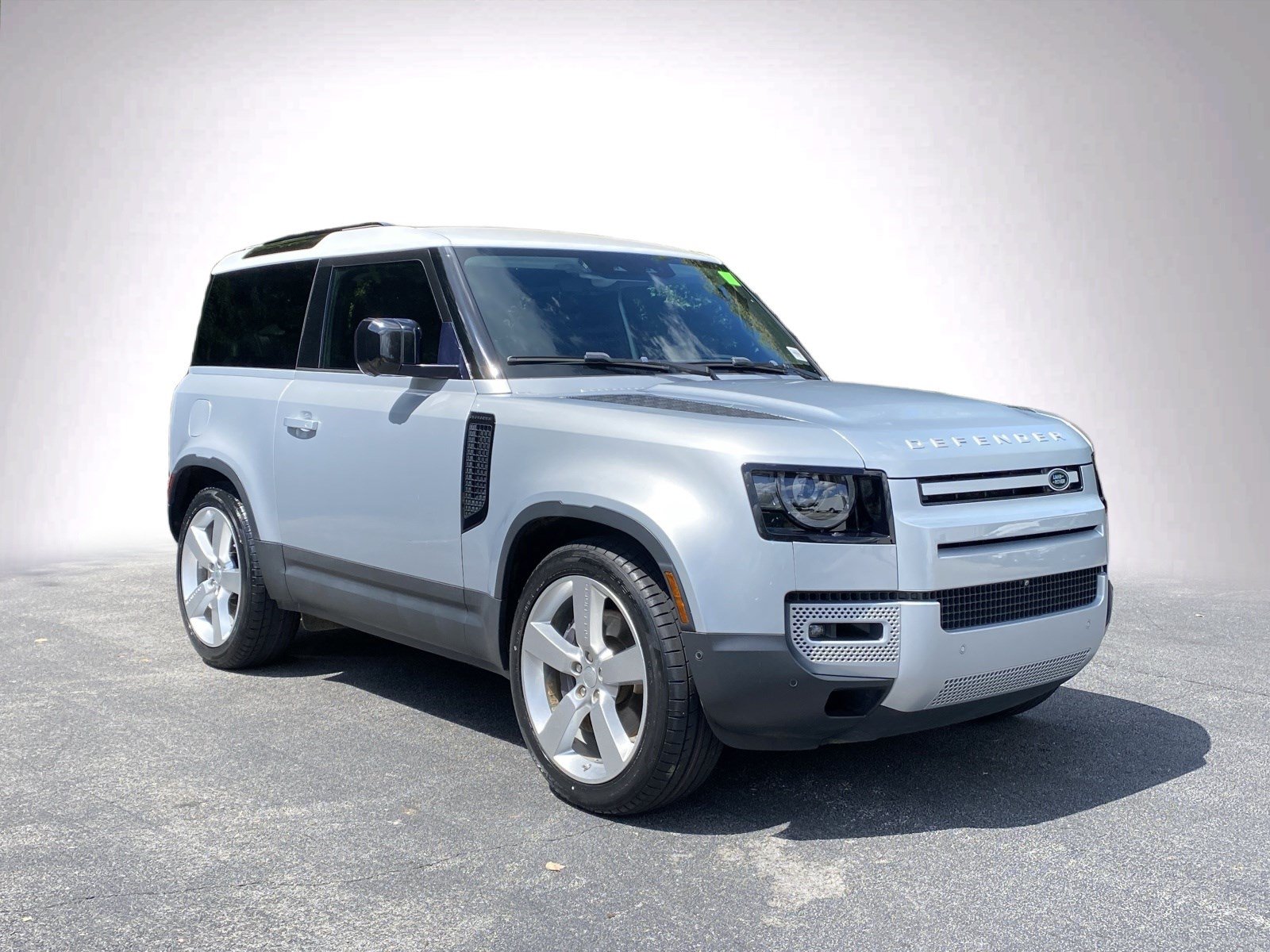 Used 2021 Land Rover Defender 90 First Edition AWD/4WD image 2