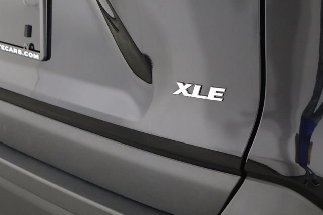 Used 2025 Toyota RAV4 XLE FWD image 39