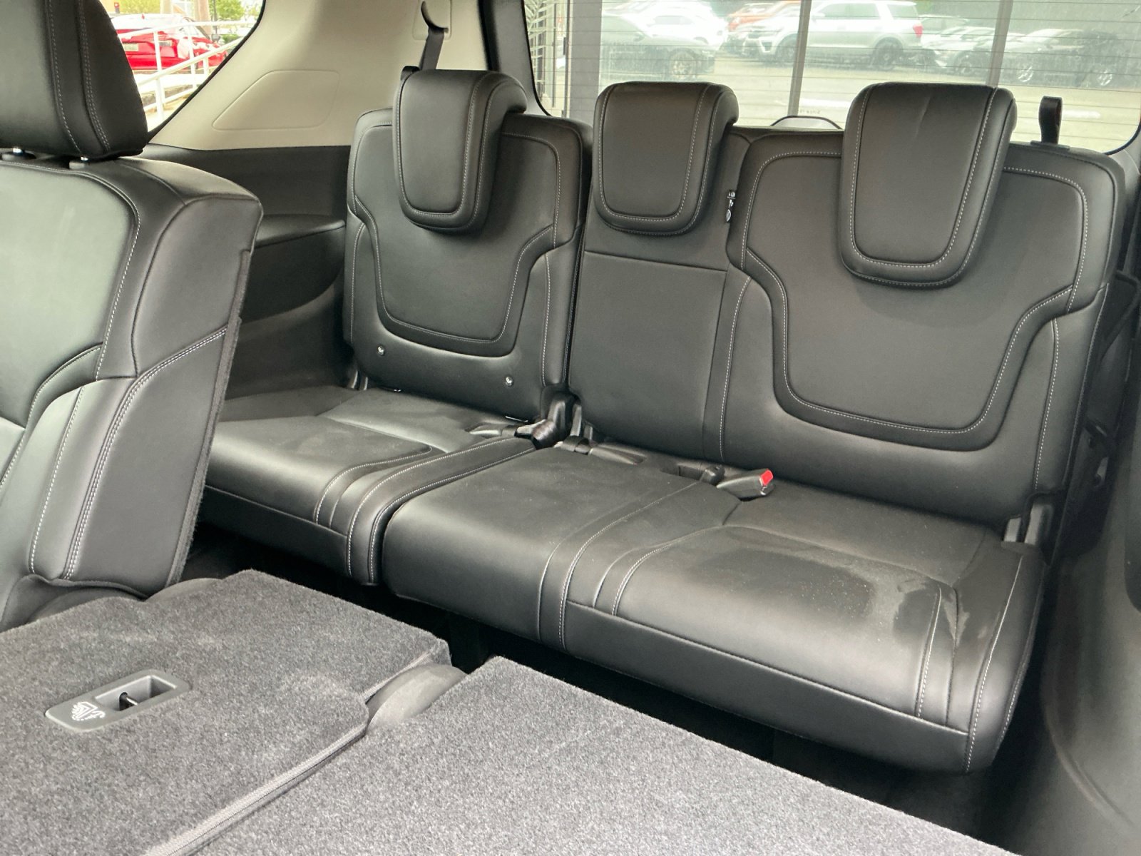 Used 2025 Nissan Armada SV RWD image 22