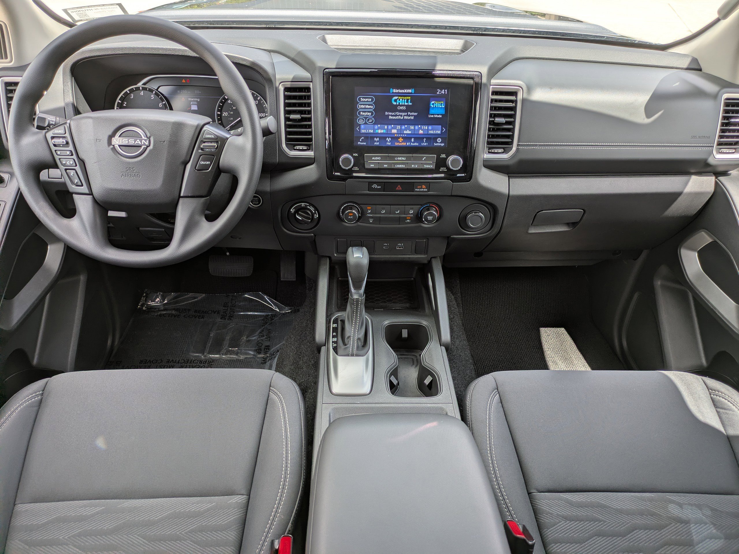 Used 2024 Nissan Frontier SV w/ Graphics Package image 13