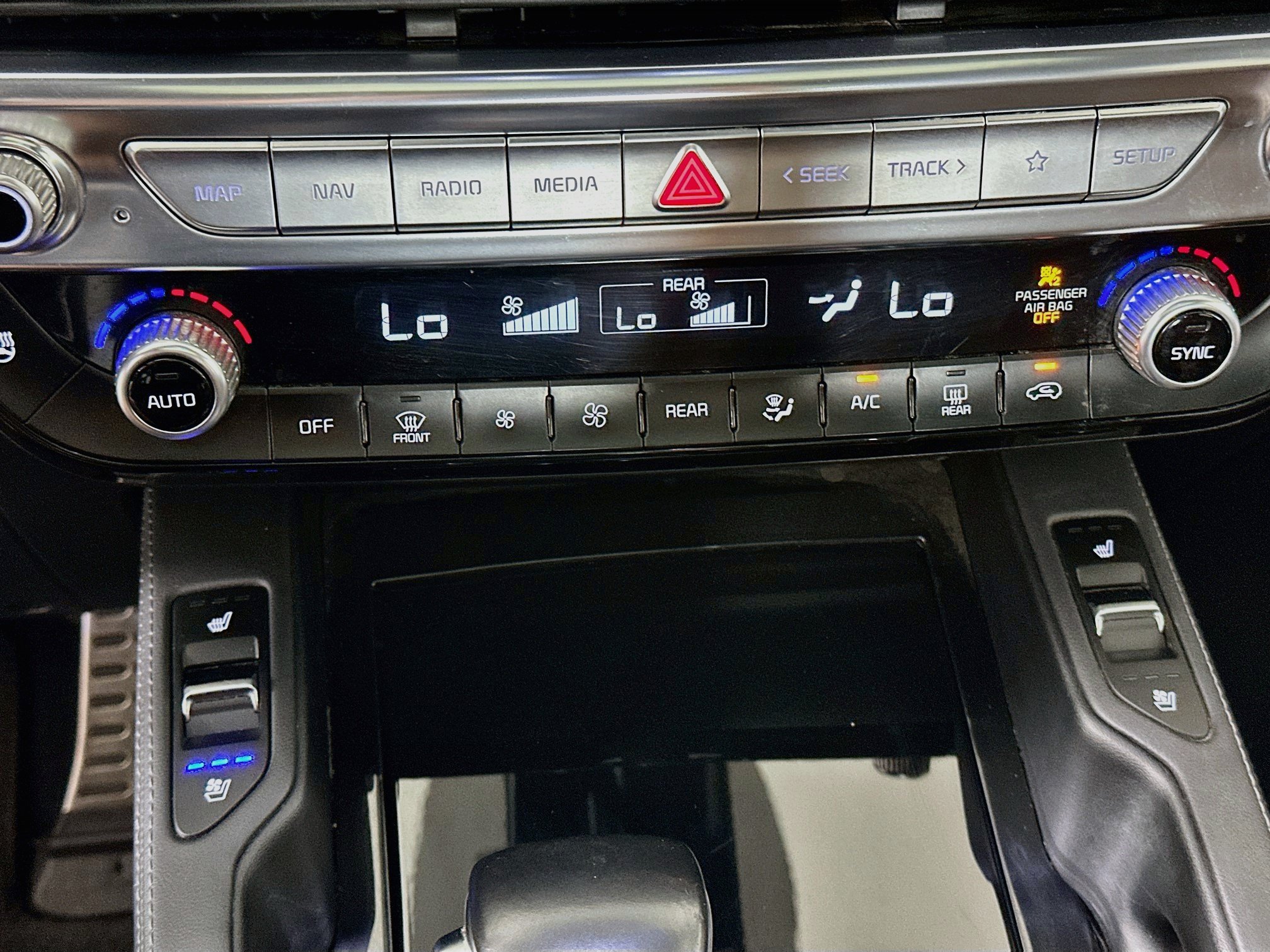 Used 2022 Kia Telluride SX w/ SX Prestige Package AWD/4WD image 24