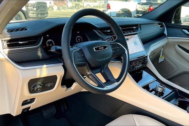 New 2025 Jeep Grand Cherokee L Limited image 6