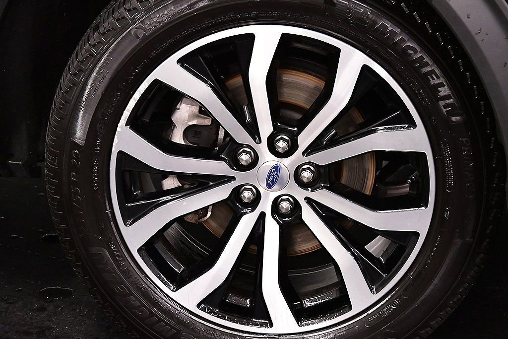 Used 2025 Ford Explorer ST-Line image 9