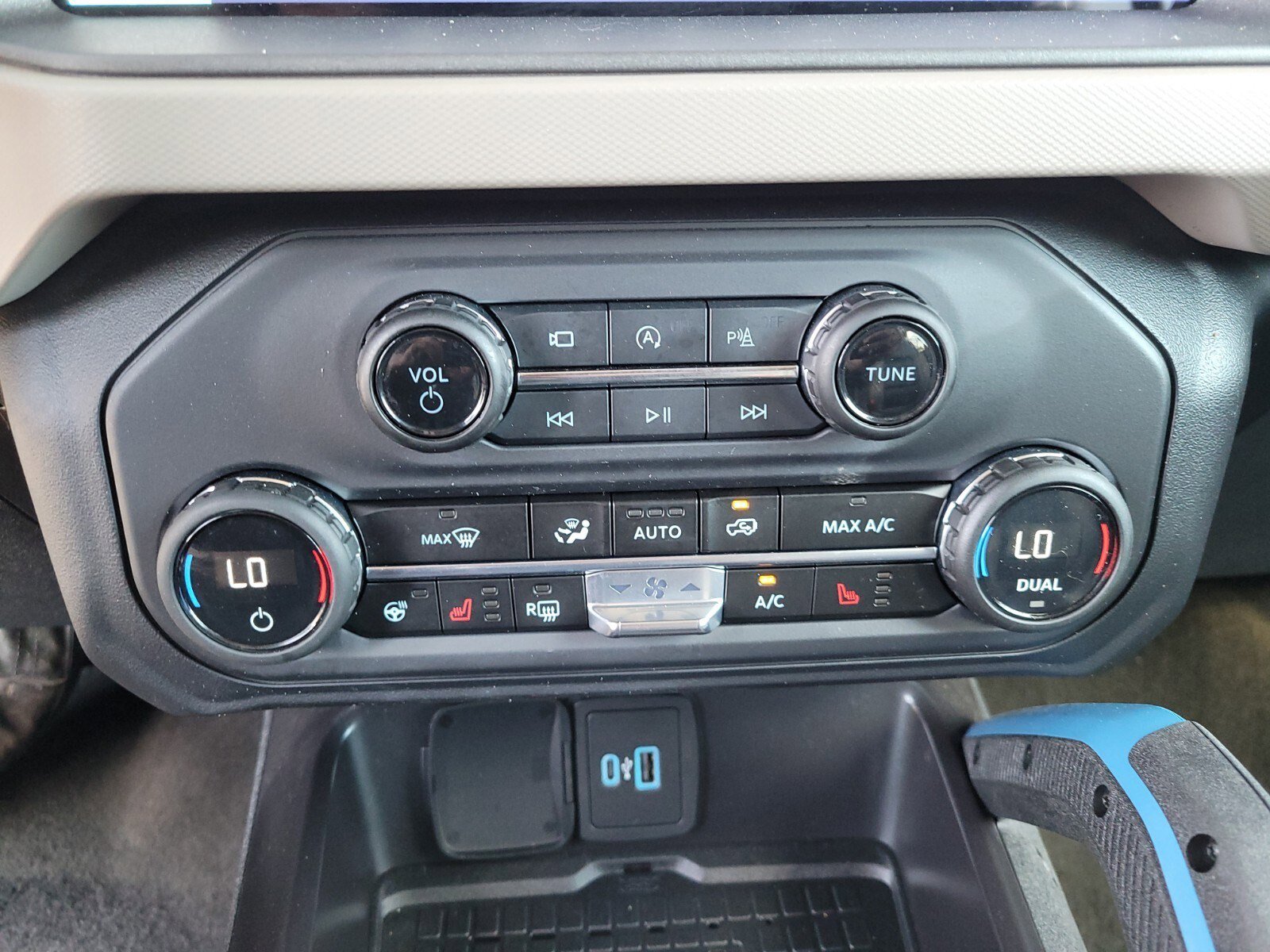 Used 2024 Ford Bronco Wildtrak image 21