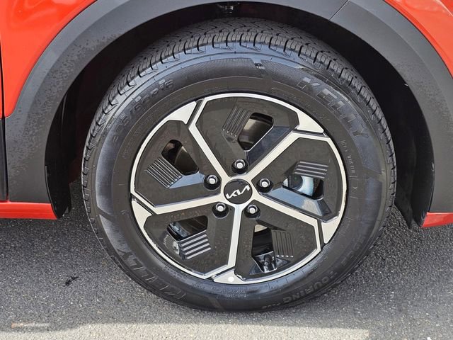 Certified 2023 Kia Niro EX FWD image 11