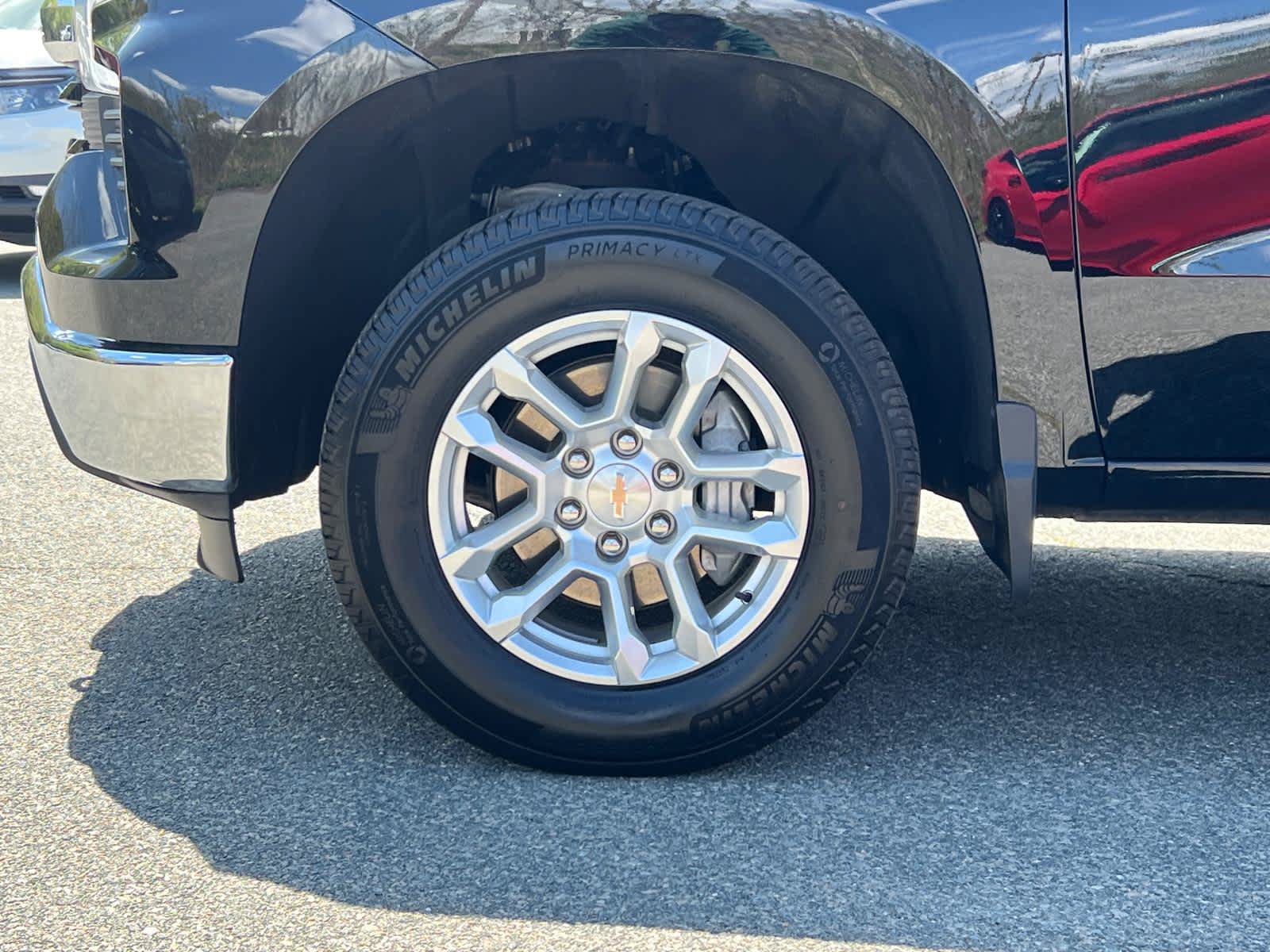 Used 2025 Chevrolet Silverado 1500 LT AWD/4WD image 12