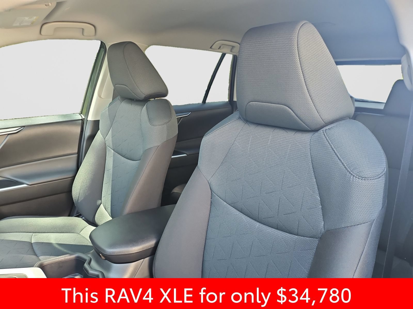 Used 2025 Toyota RAV4 XLE FWD image 23