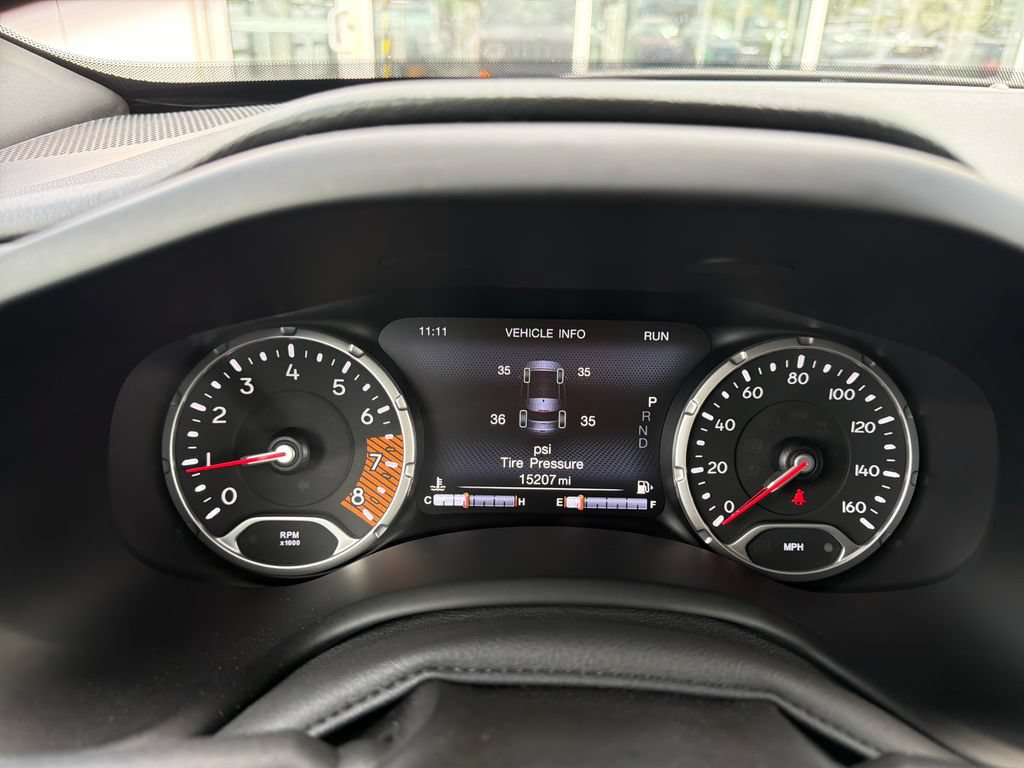 Used 2023 Jeep Renegade Latitude AWD/4WD image 16