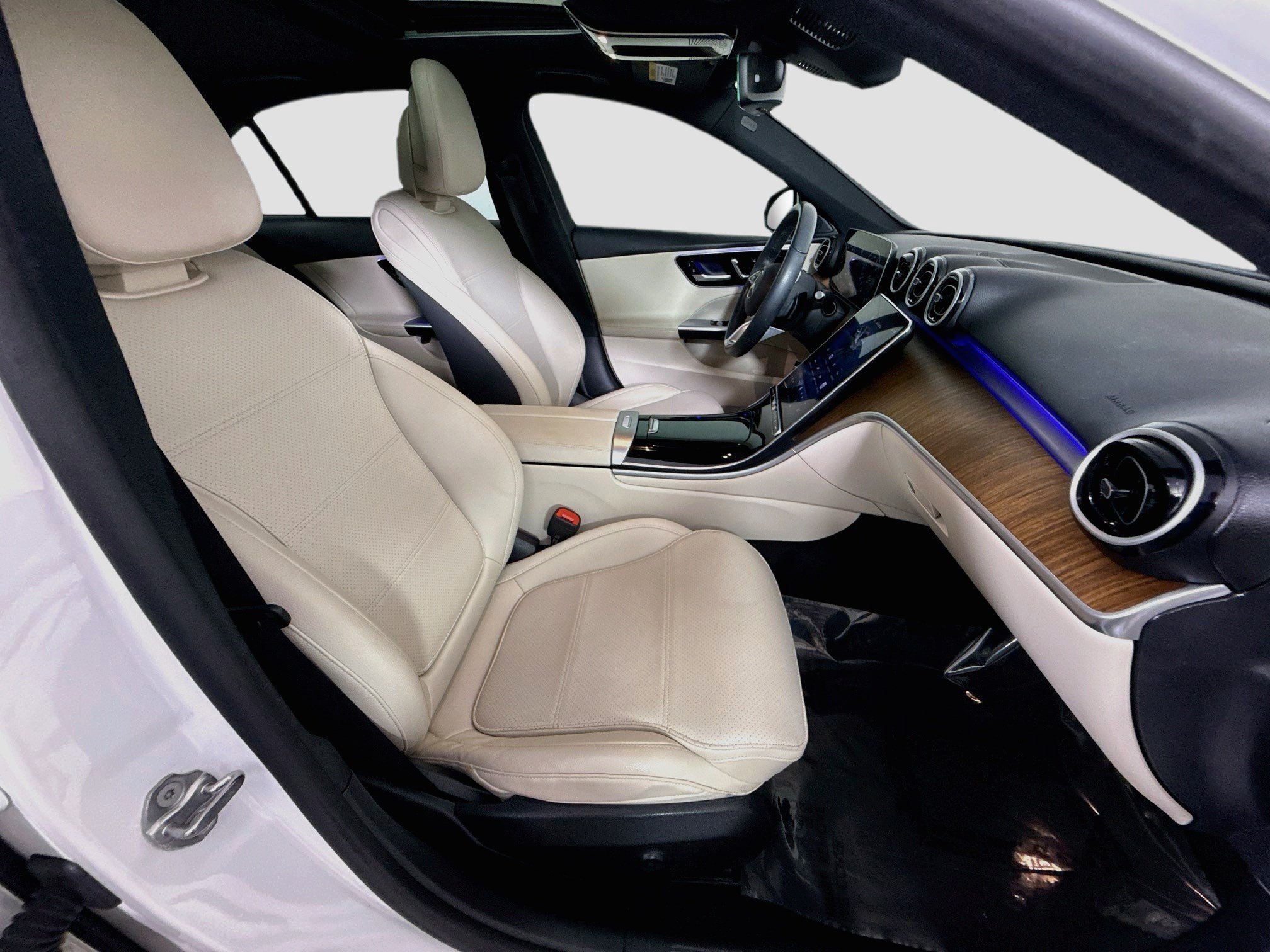 Used 2024 Mercedes-Benz C 300 Sedan image 29