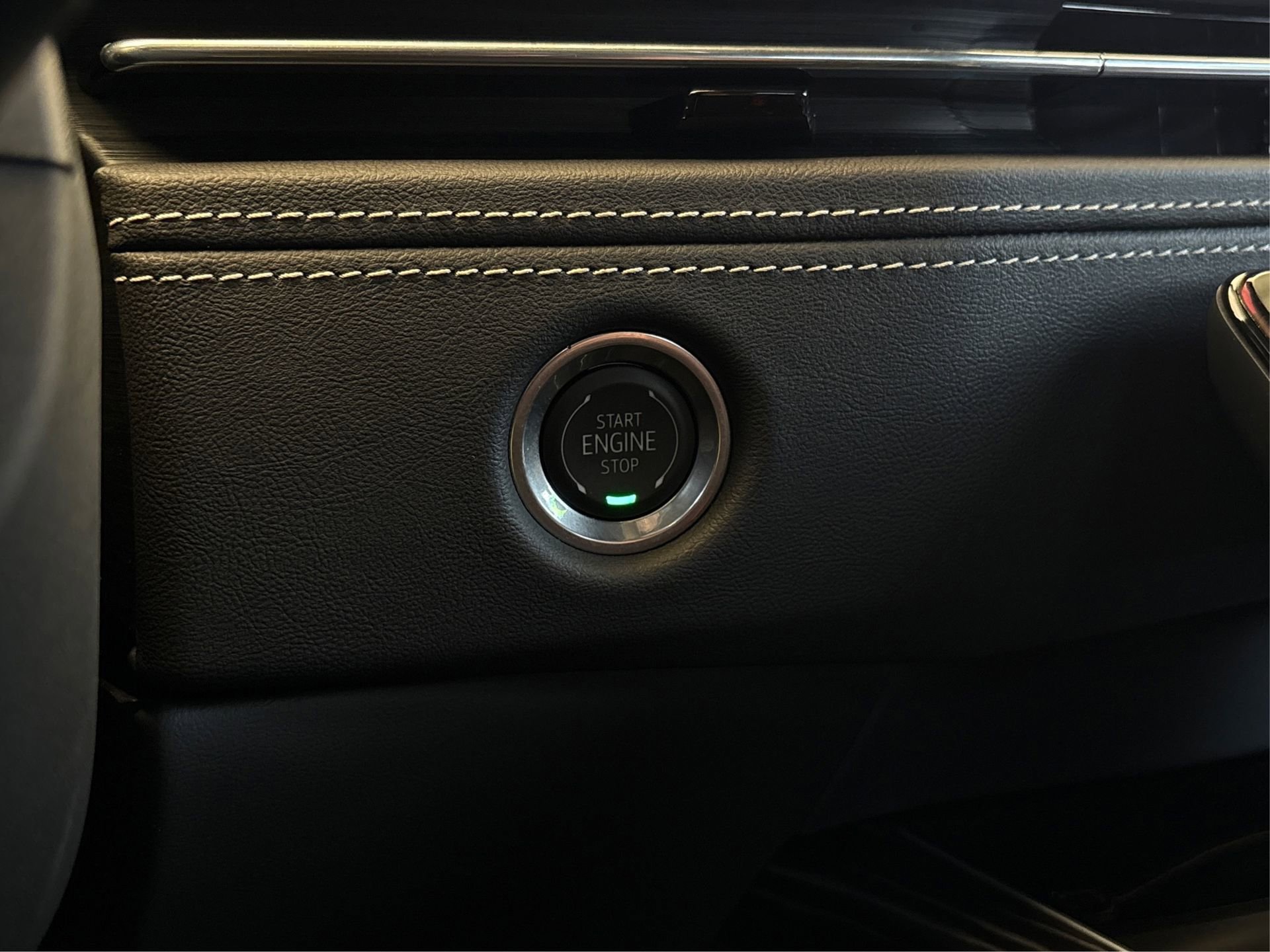 Used 2026 Cadillac Escalade Sport w/ LPO, ONYX Package image 28