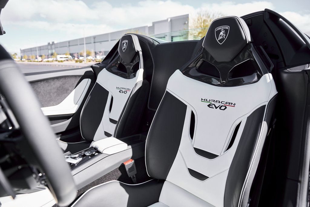 Used 2024 Lamborghini Huracan EVO AWD/4WD image 45