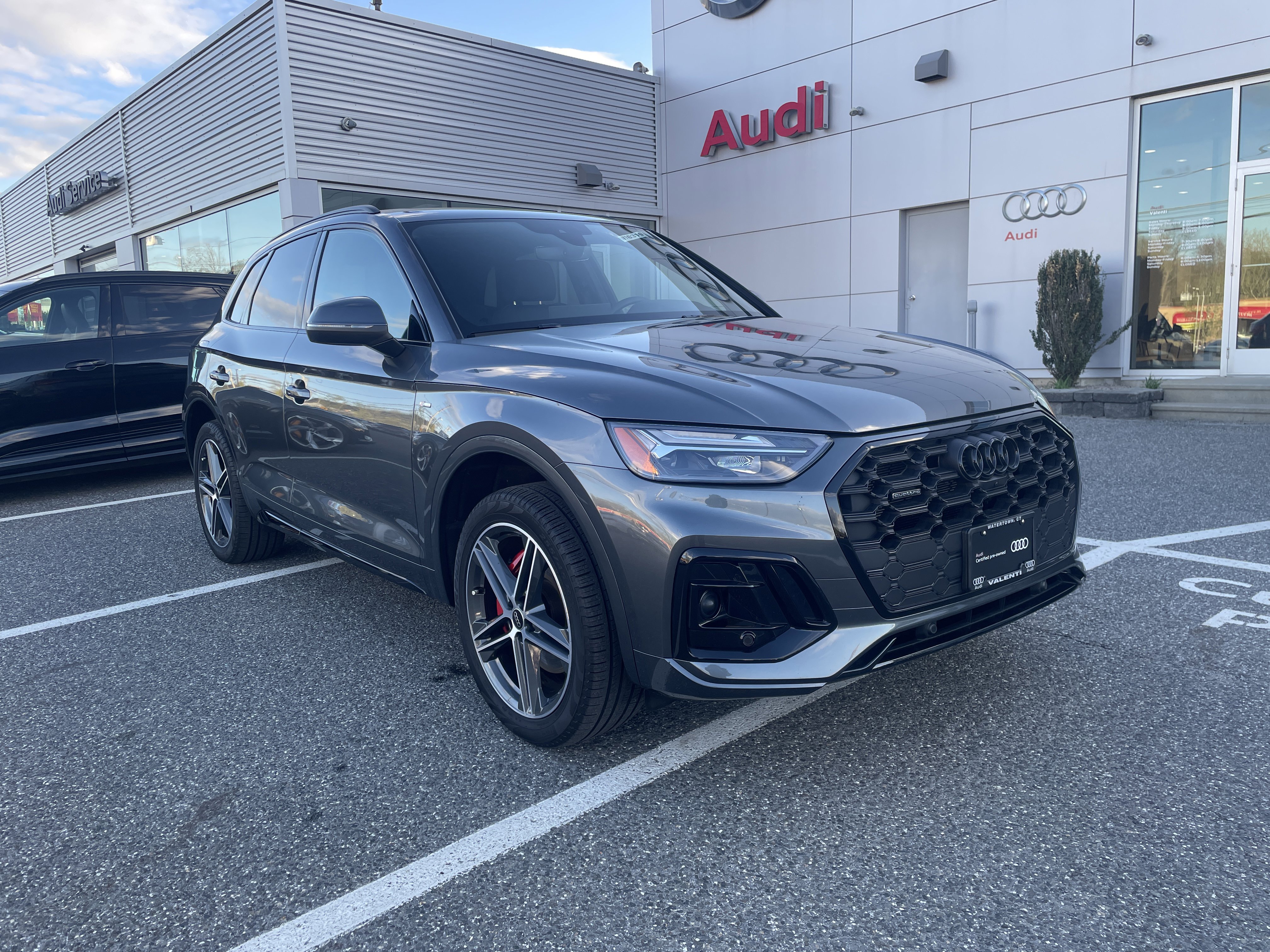 Certified 2025 Audi Q5 e Premium Plus w/ Premium Plus Package AWD/4WD image 1