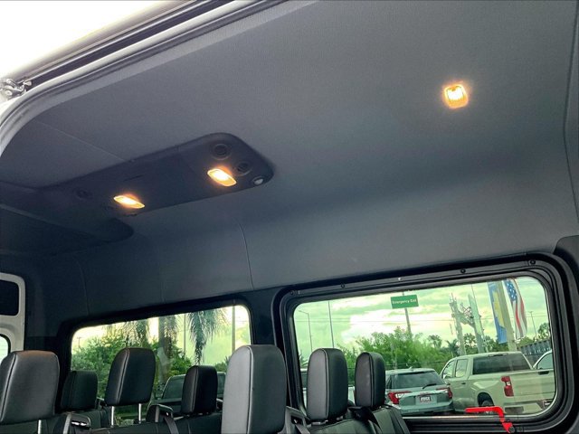 Used 2022 Mercedes-Benz Sprinter 2500 image 8
