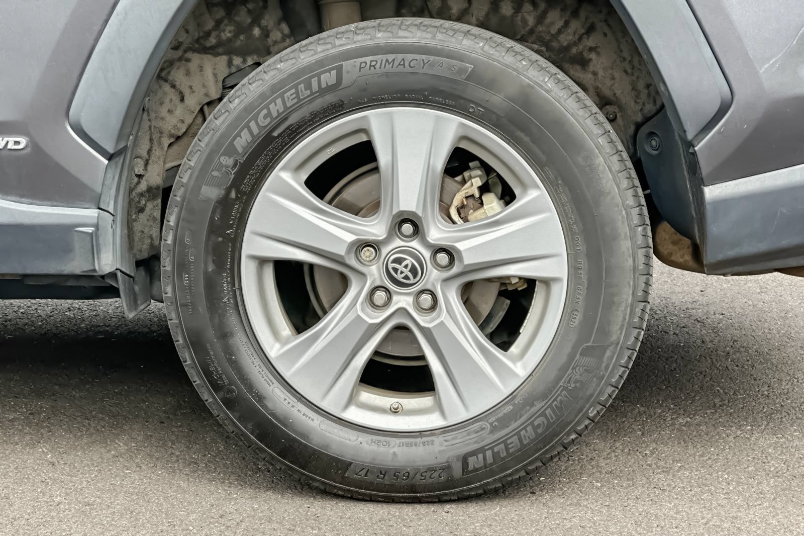 Used 2022 Toyota RAV4 LE AWD/4WD image 37