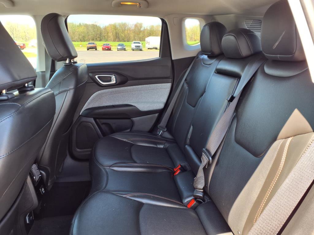 Used 2022 Jeep Compass Latitude image 9