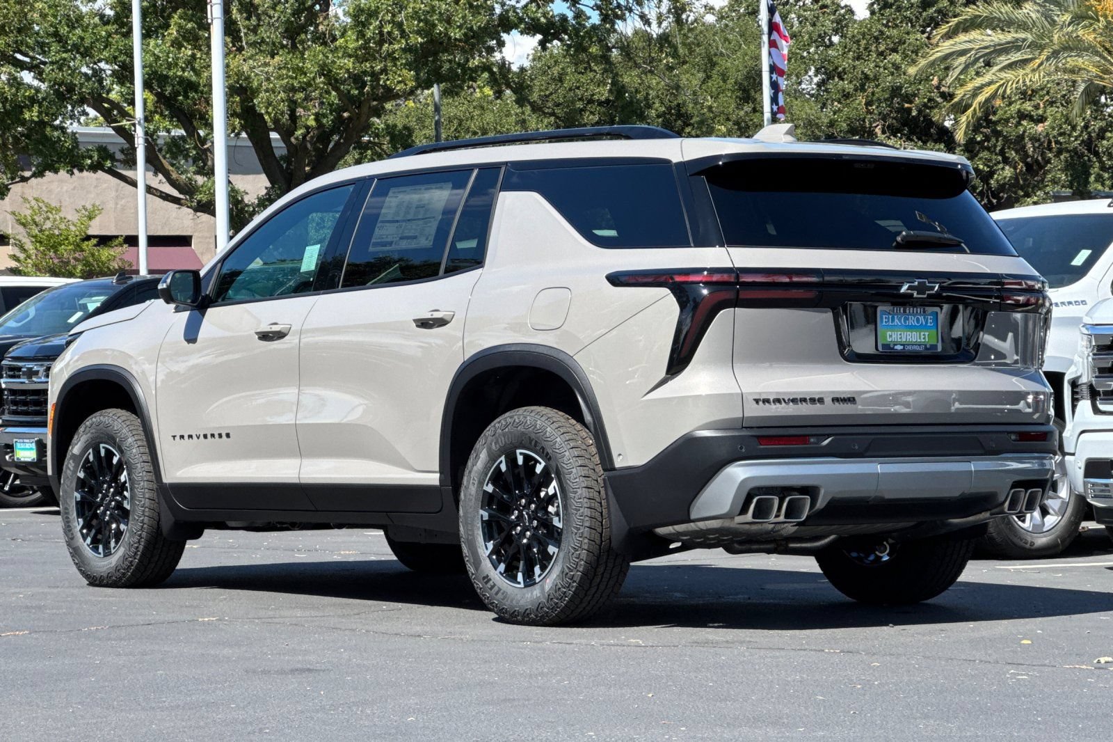 New 2026 Chevrolet Traverse Z71 w/ Enhanced Driving Package AWD/4WD image 5