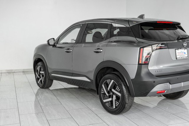 Used 2025 Nissan Kicks SV image 58