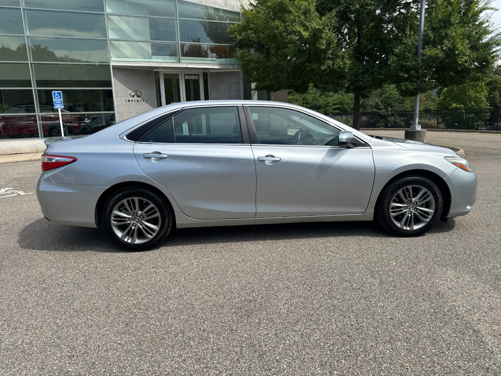 Used 2016 Toyota Camry SE FWD image 5