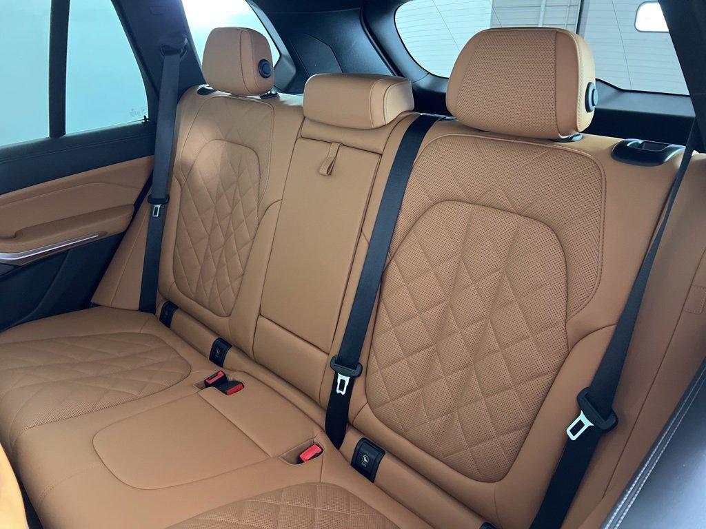 Certified 2024 BMW X5 xDrive40i w/ Premium Package image 36