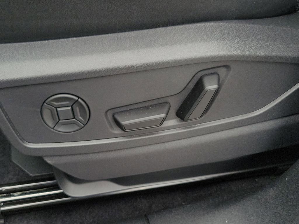 New 2026 Audi Q5 Premium Plus image 18